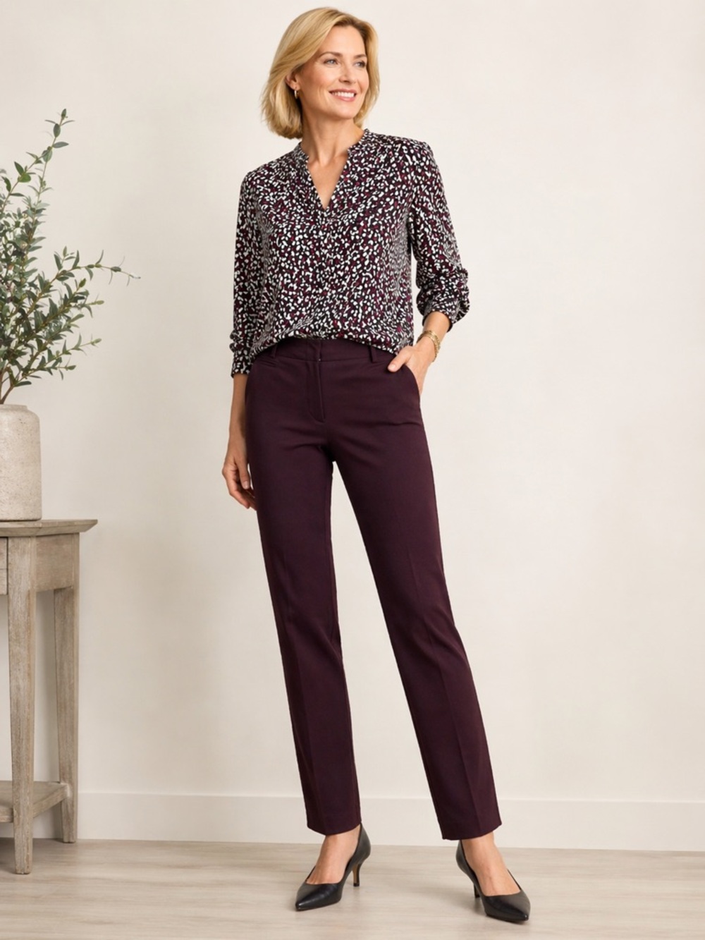 TALBOTS NEWPORT SLACKS ✨👖
Classic Tailored Fit | Deep Burgundy | Timeless Style